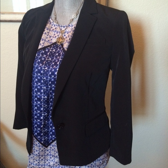 New - BR one button blazer - Picture 2 of 3